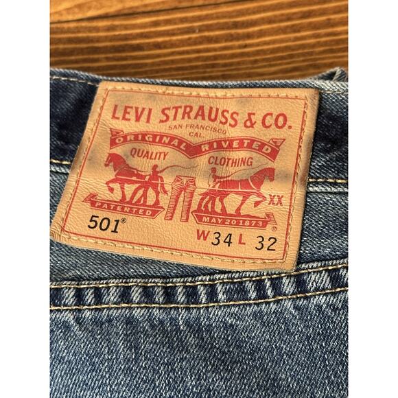 Levi's 501 Jeans Men's 34x32 Blue Cotton Denim Straight Leg Button Fly Workwear - Picture 4 of 10